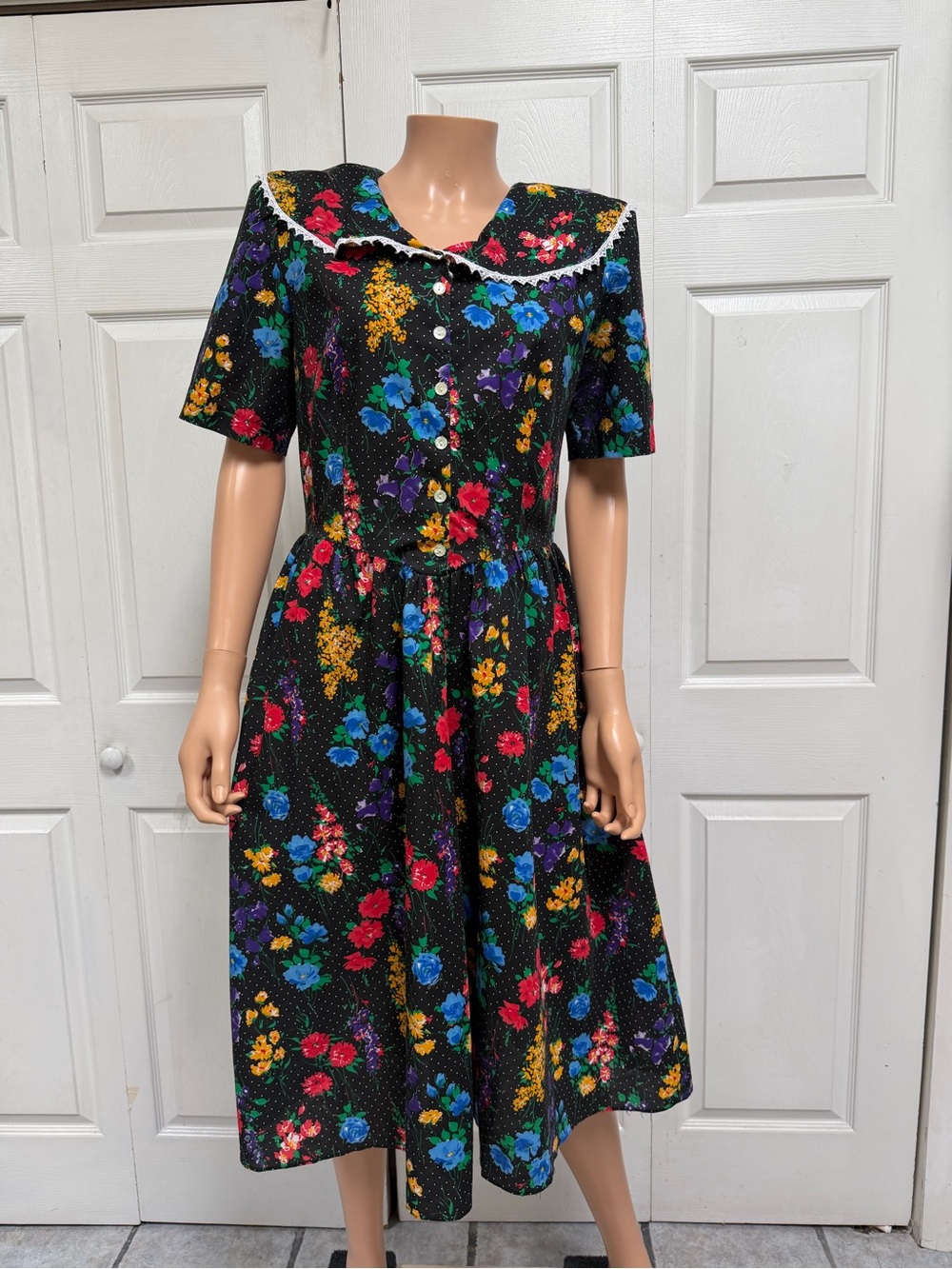 VTG Black Floral Midi Dress with Lace-Trim Collar Size M Cottagecore